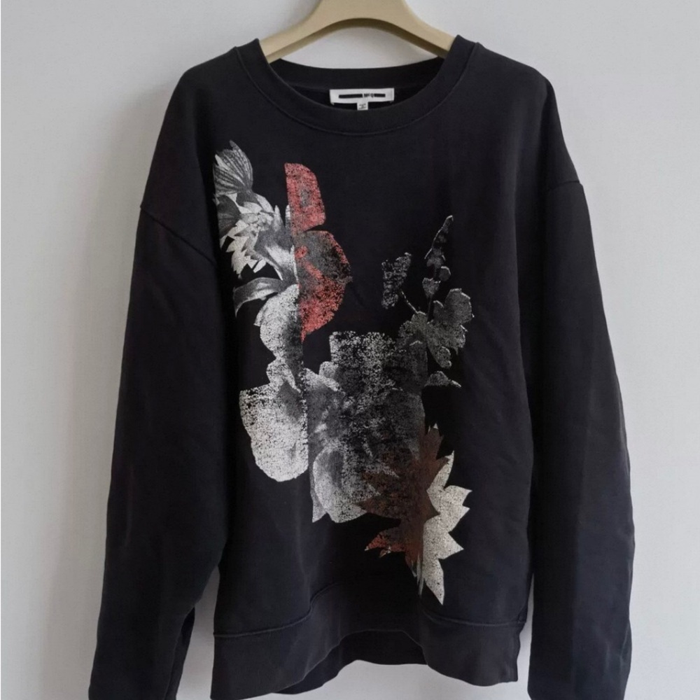 Chic Black Floral Print Sweater
